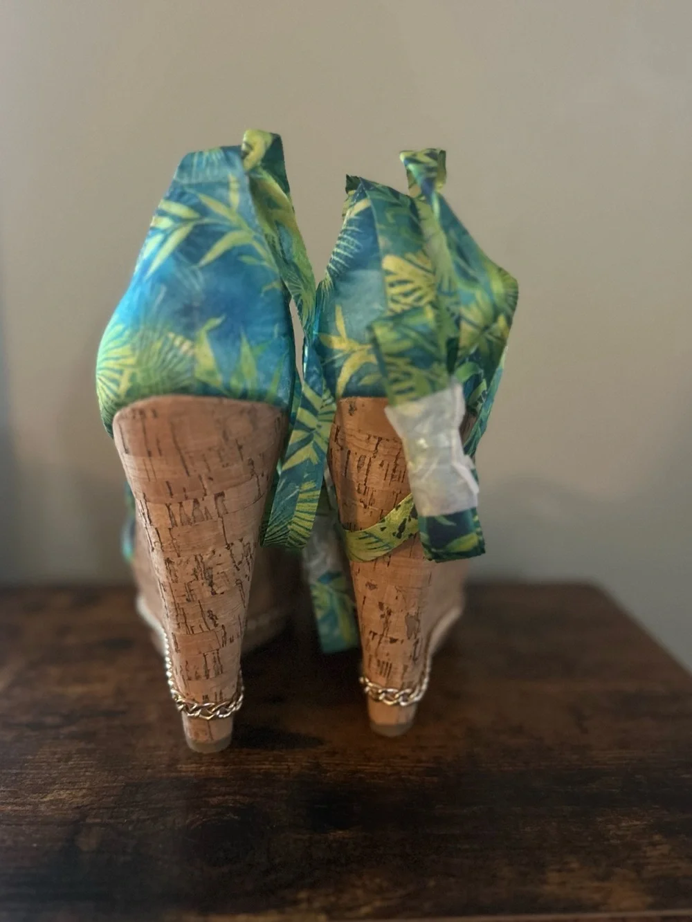 Shoe Dazzle Tropical Leaf Platform Wedge Sandals - Green